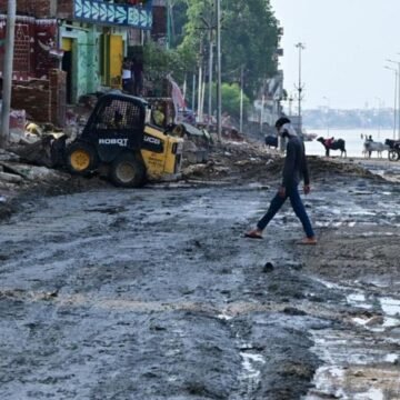 Cleanup Efforts Intensify in Prayagraj as Floodwaters Recede