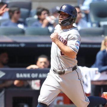 Jose Altuve Hits 250th Home Run as Astros Defeat Yankees 7-1
