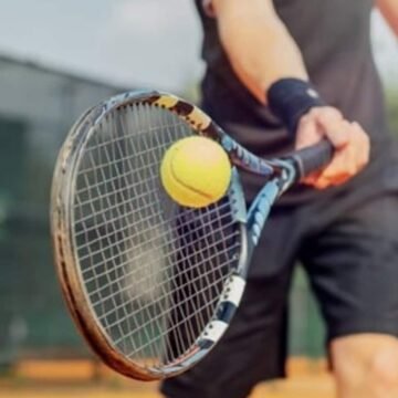 Sinner and Swiatek Advance Smoothly in Cincinnati Second Round